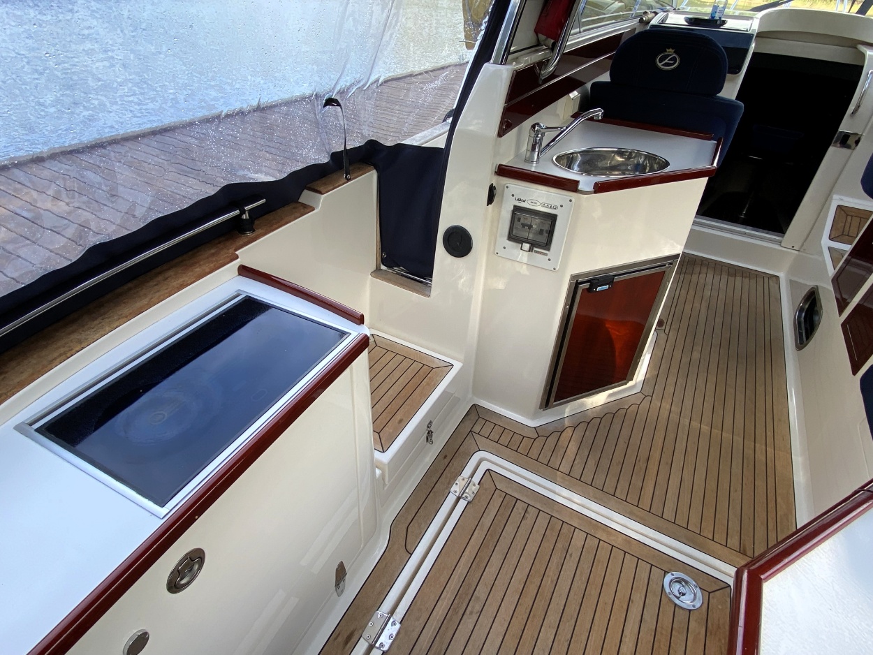 foto: 17 Aquador 33 HT