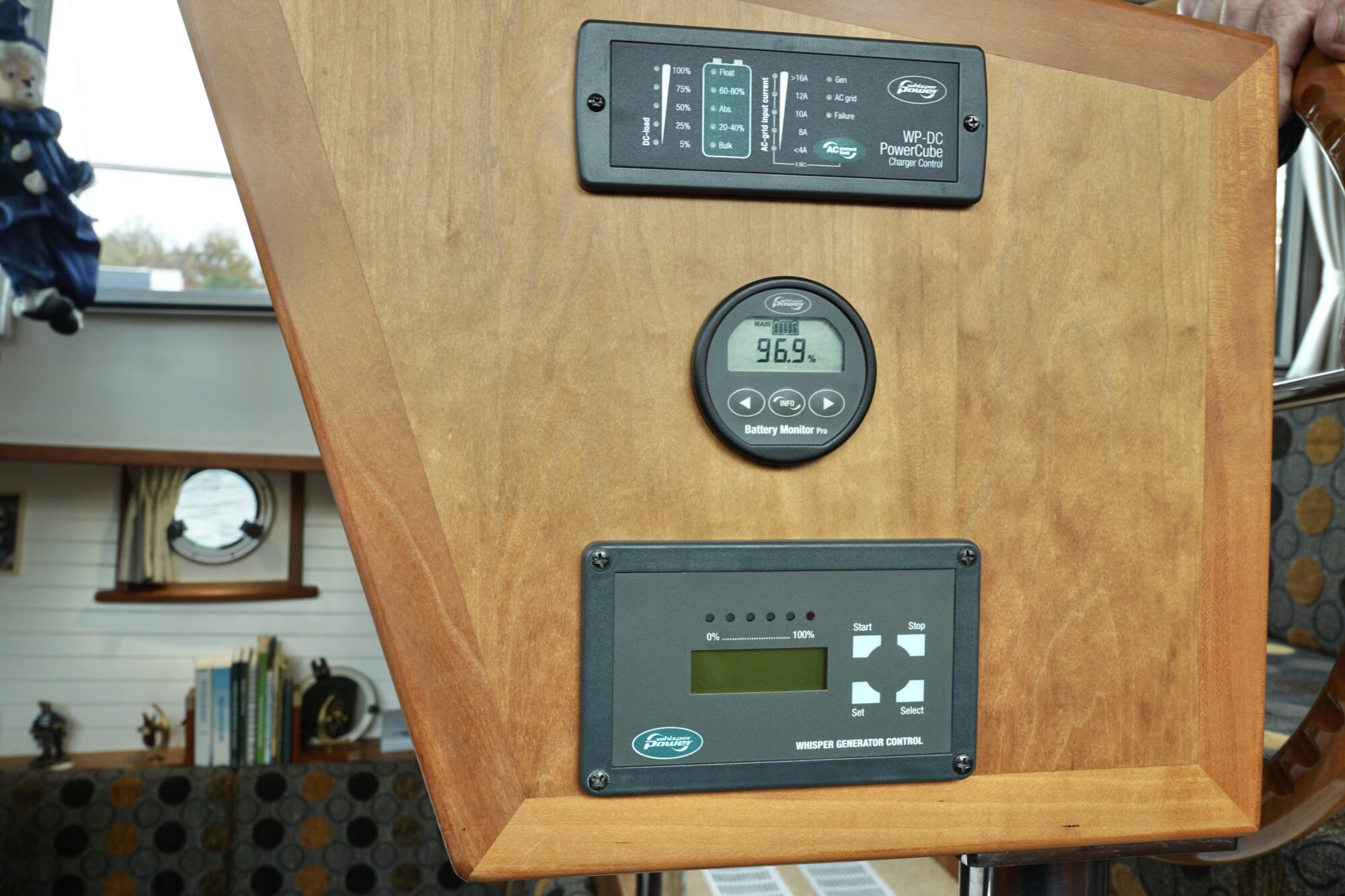 foto: 90 Serious Yachts Serious Yachts Gently Low Bridge 14.50 Sedan