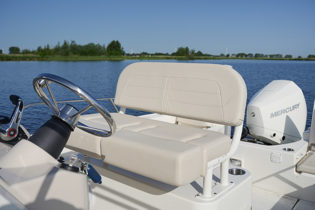 foto: 56 Boston Whaler 210 Montauk