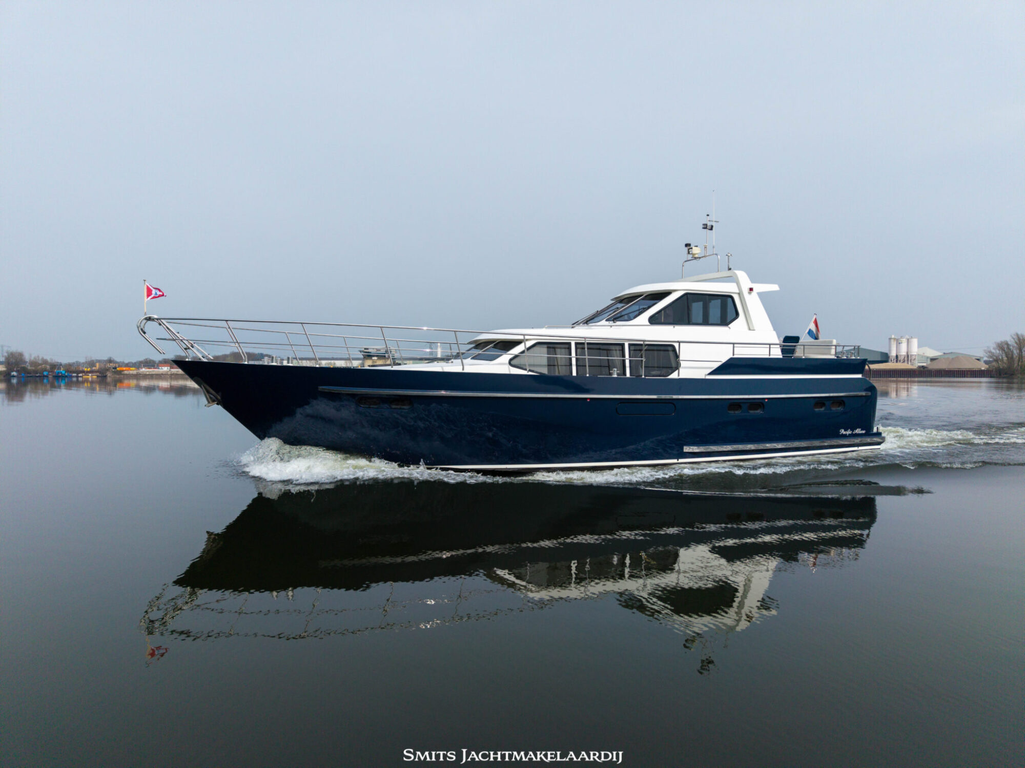 foto: 83 Pacific Pacific Allure 148 VS