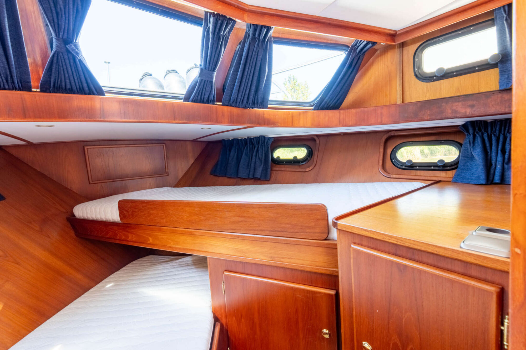 foto: 84 Explorer Explorer Classic 14.00 AK Cabrio