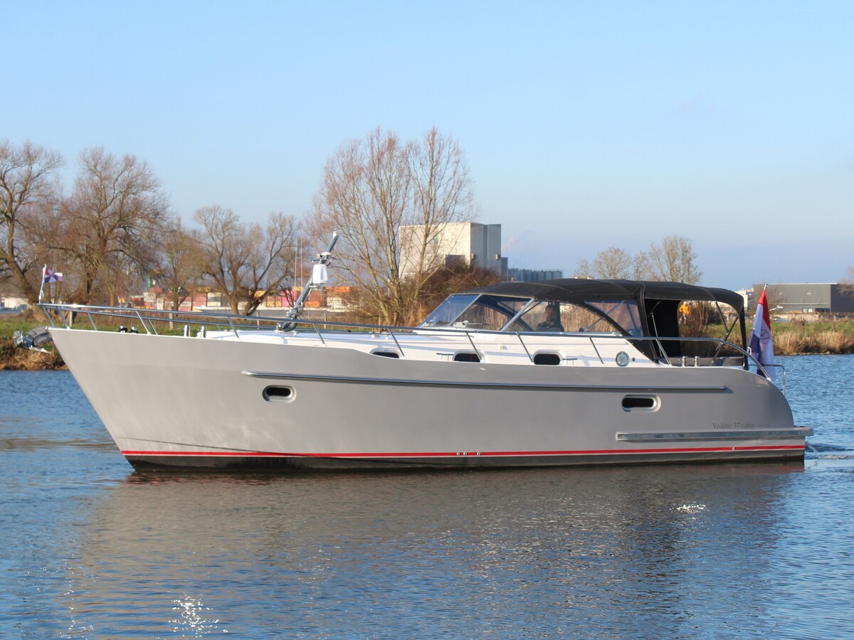 foto: 26 Vedette 37 cabin comfort line
