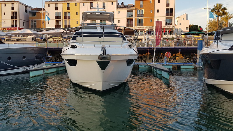 foto: 34 Azimut 50 Fly