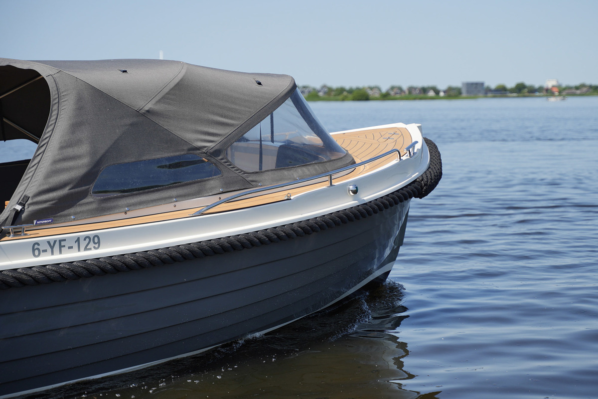 foto: 40 Interboat Intender 820