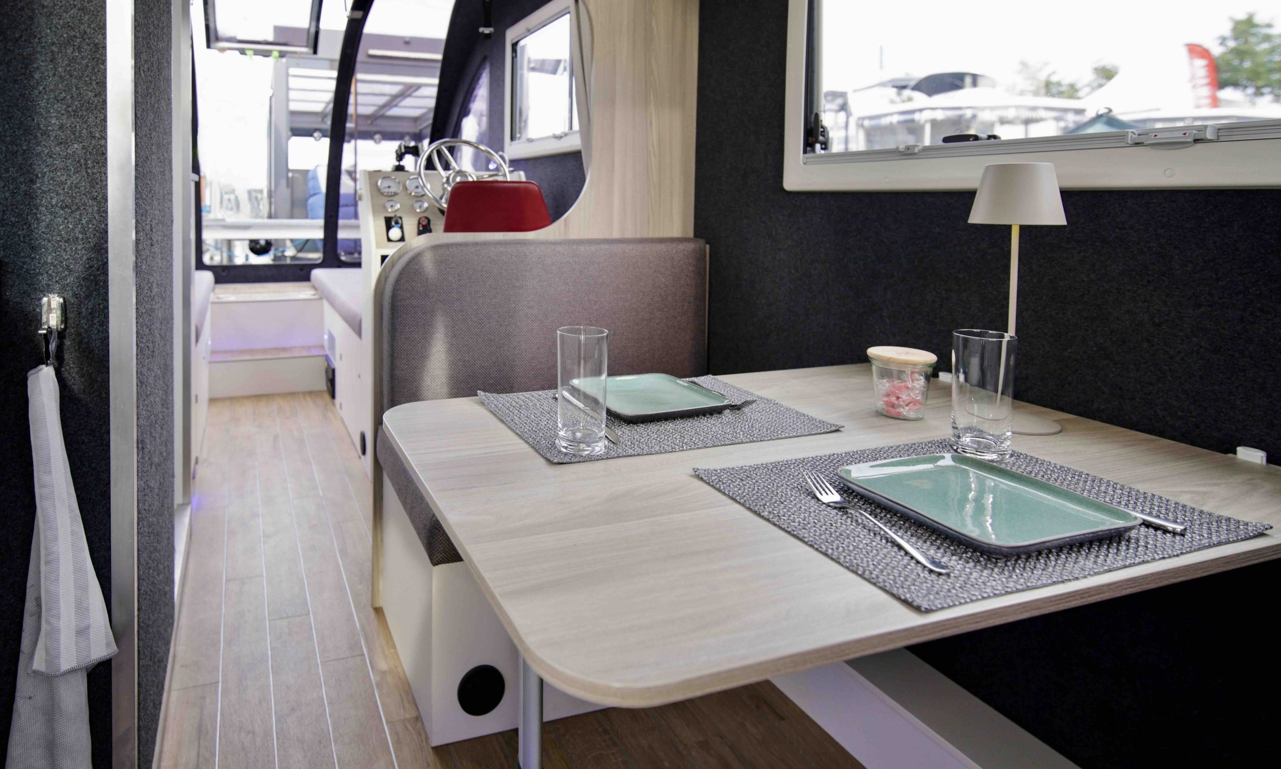 foto: 12 Caravanboat DepartureOne M