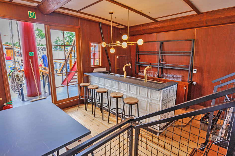 foto: 76 3 mast Charterschip / Evenementenboot 44 nachtgasten, 150 daggasten