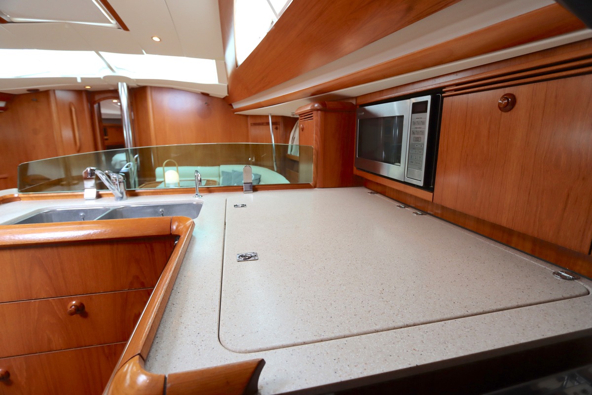 foto: 36 Jeanneau  Sun Odyssey 49 DS