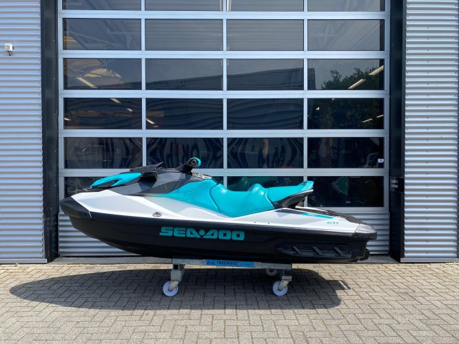 foto: 9 Sea-Doo GTI 90