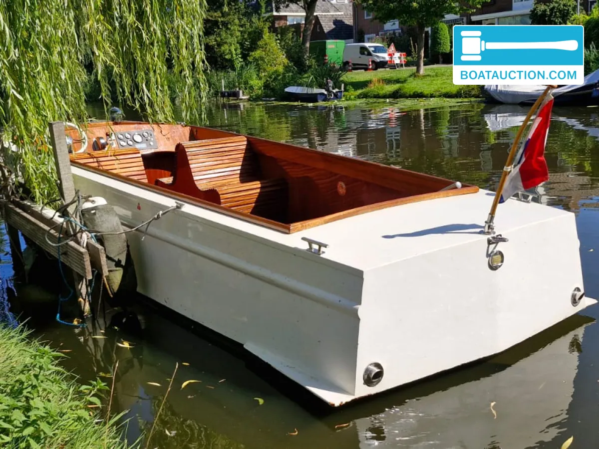 foto: 32 Klassieke Autoboot