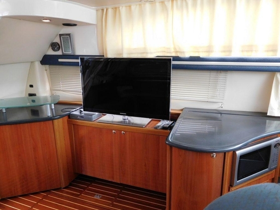 foto: 32 Sealine F 37