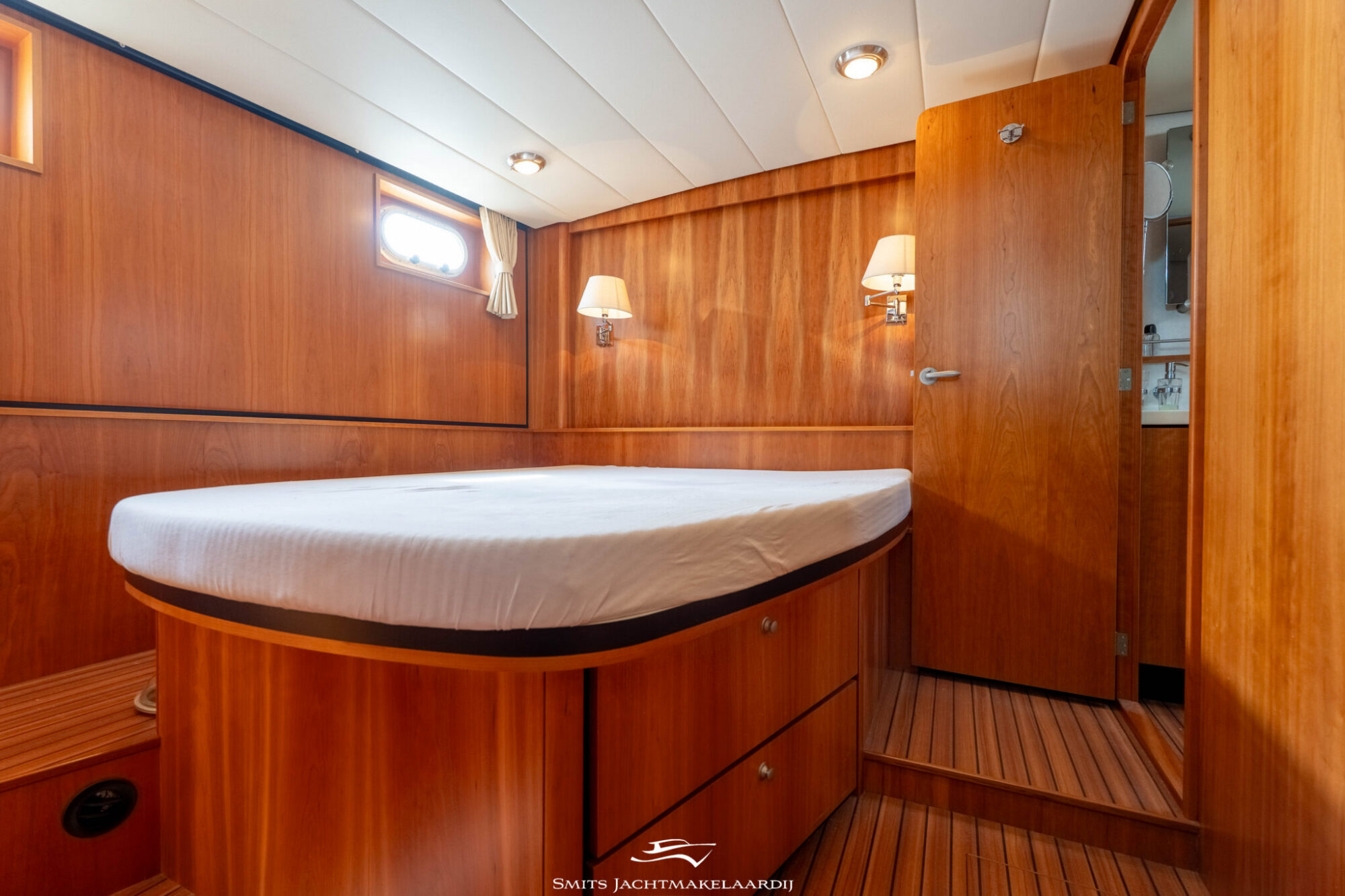 foto: 99 Linssen Linssen Grand Sturdy 43.9 AC