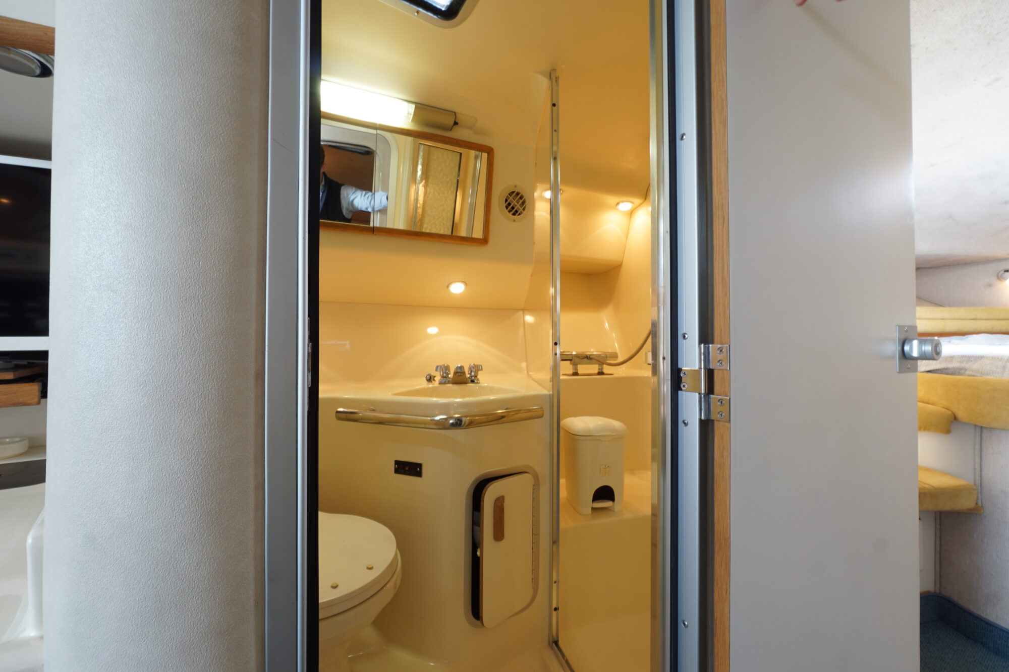 foto: 64 Sea Ray Sea Ray 400 Express Cruiser