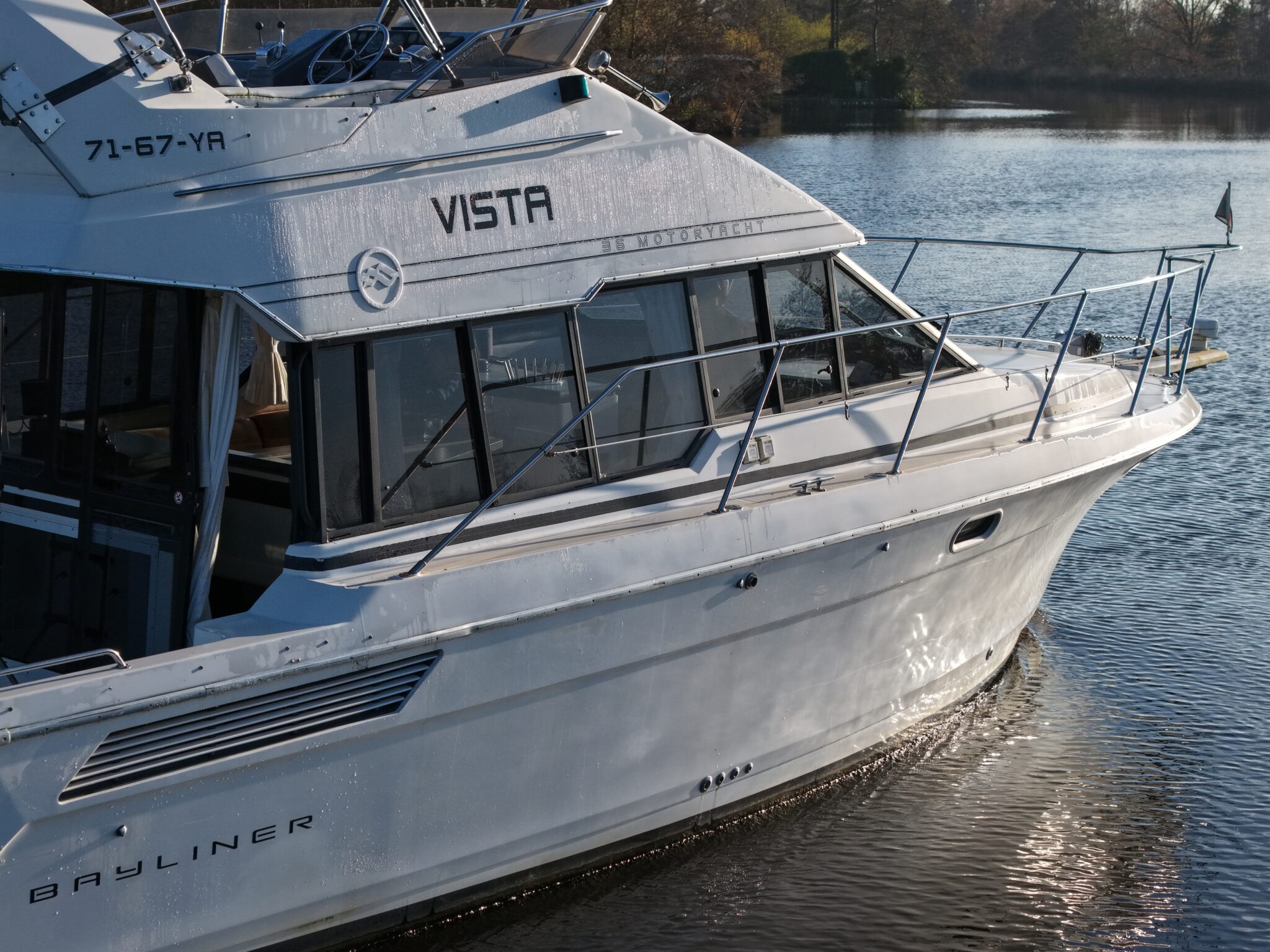 foto: 72 Bayliner Bayliner 3688 Flybridge