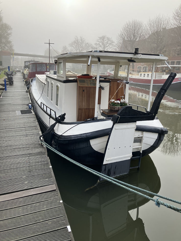 foto: 40 Varend Woonschip Skutsje 17.12