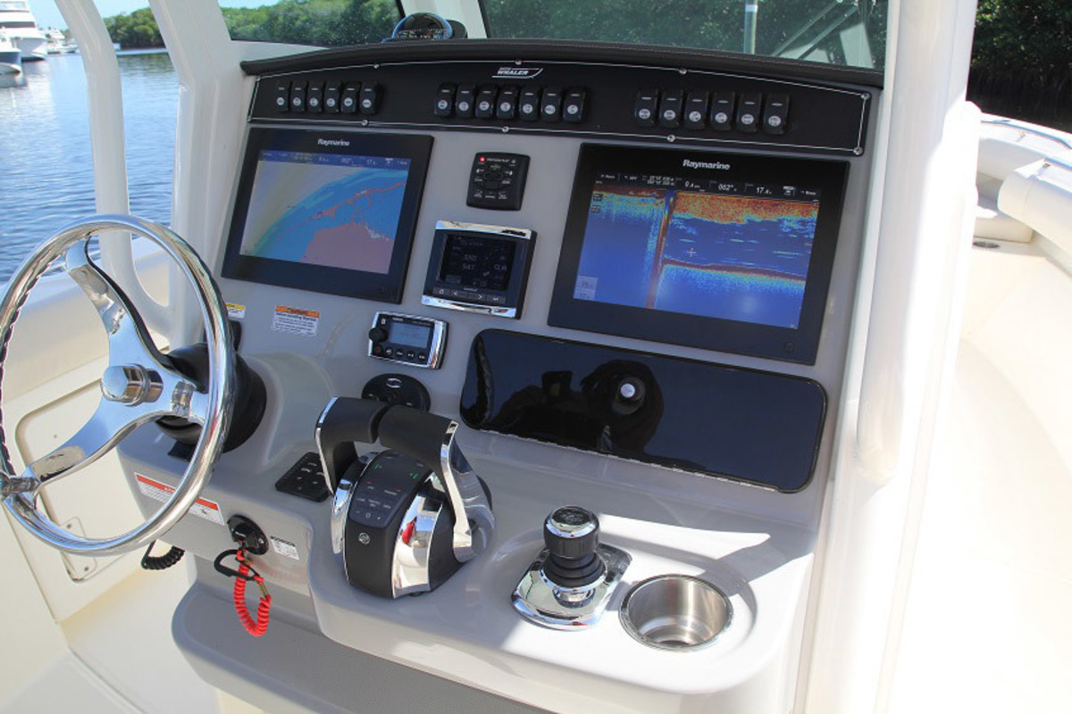 foto: 17 Boston Whaler 280 Outrage