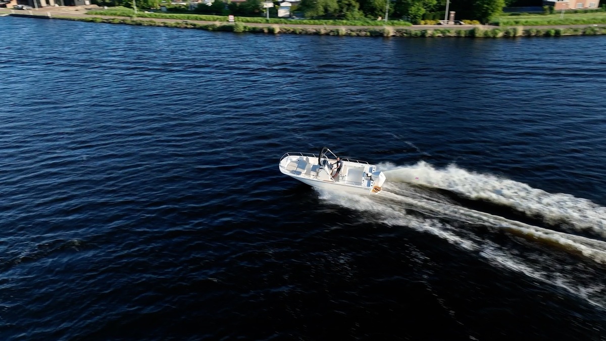foto: 25 Boston Whaler 210 Montauk