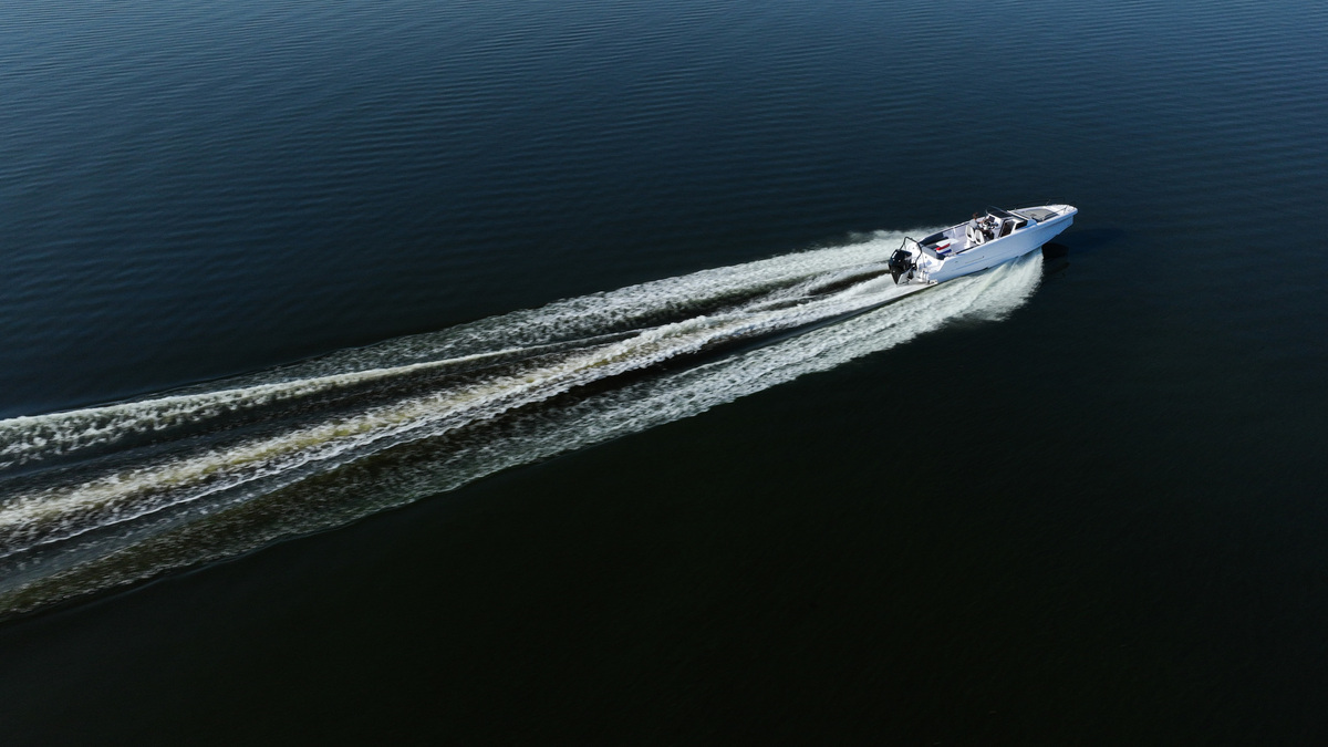 foto: 71 Axopar 25 Cross Bow & Cross Top