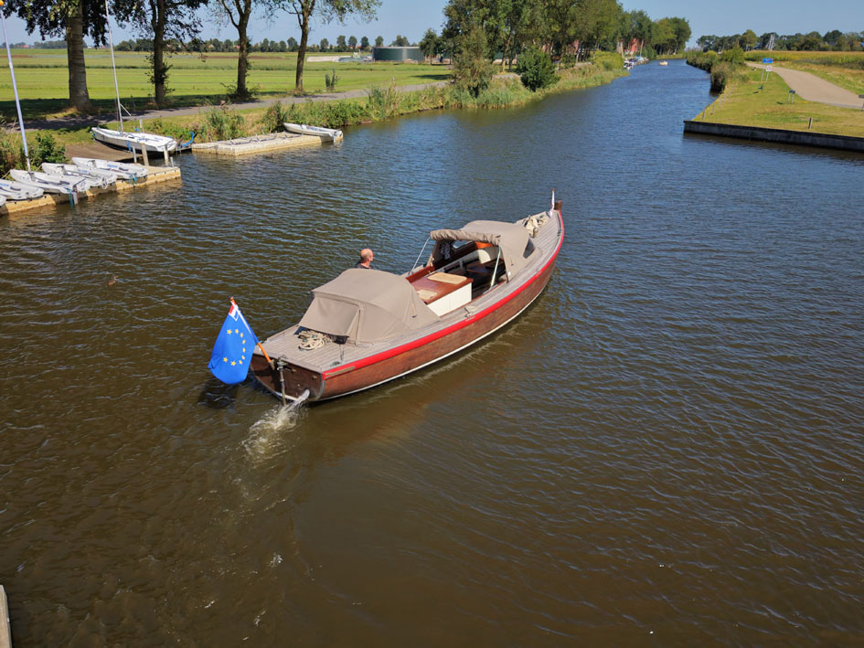 foto: 32 ex Marine Motorsloep 30