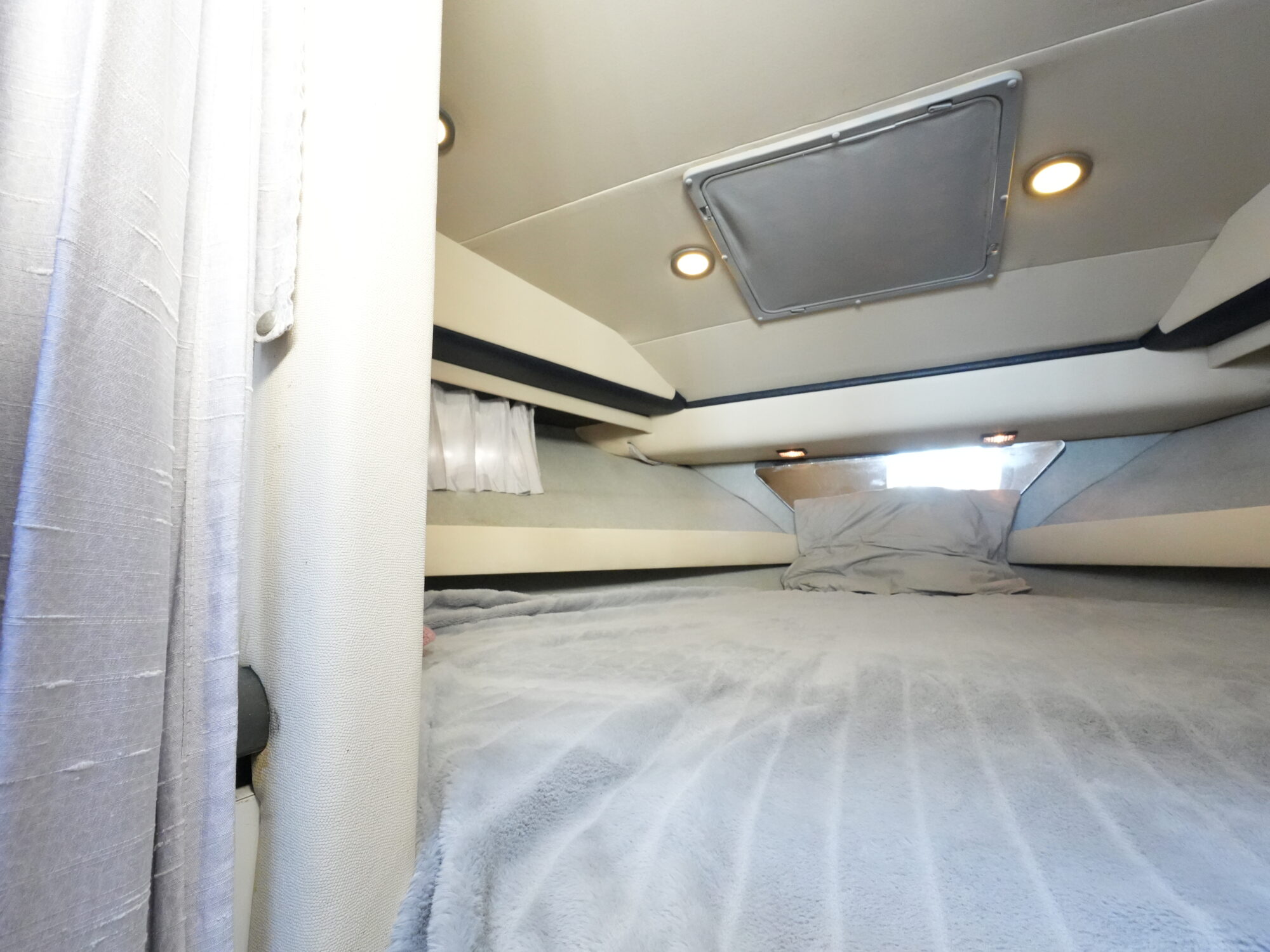 foto: 73 Bayliner Bayliner 3688 Flybridge