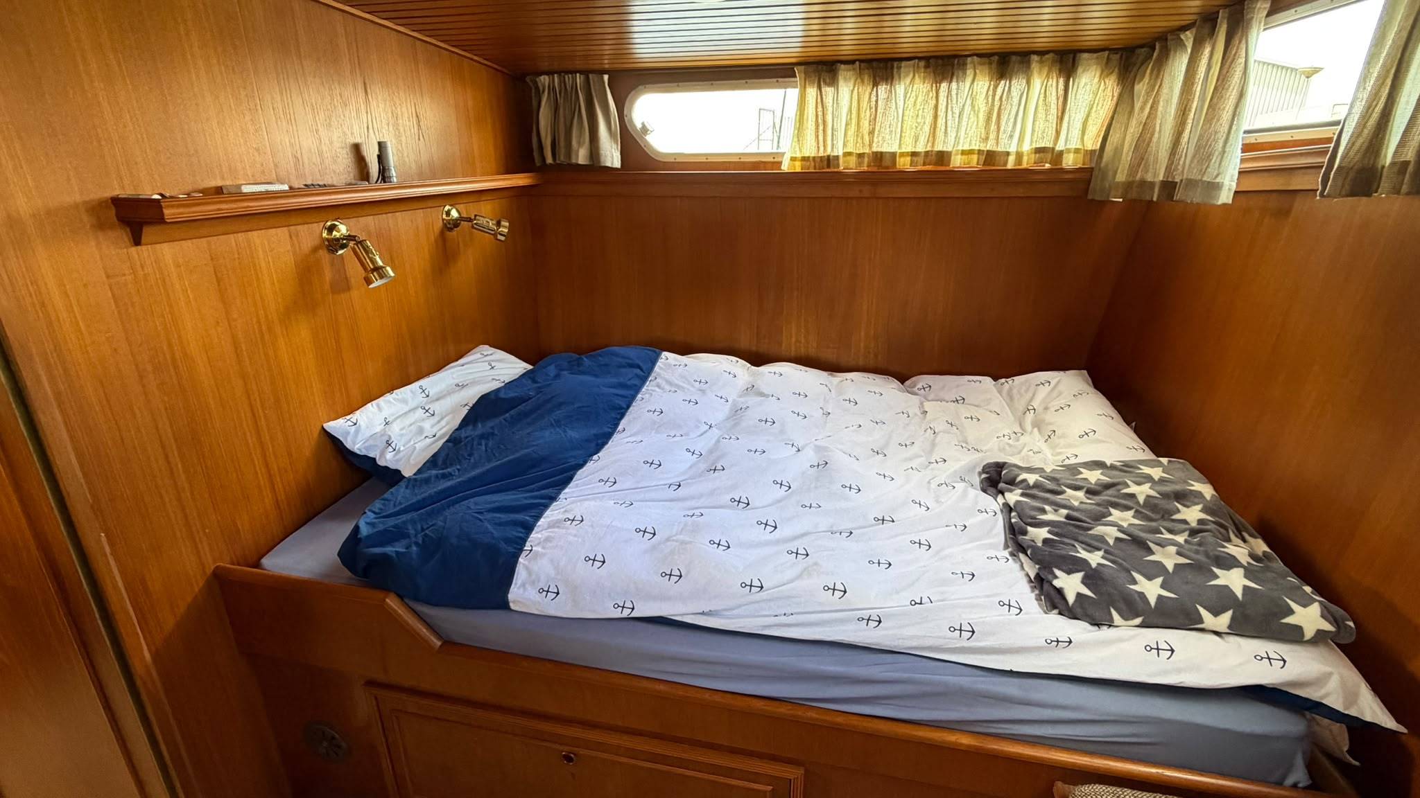 foto: 19 Van Der Valk 1300 Fly Bridge