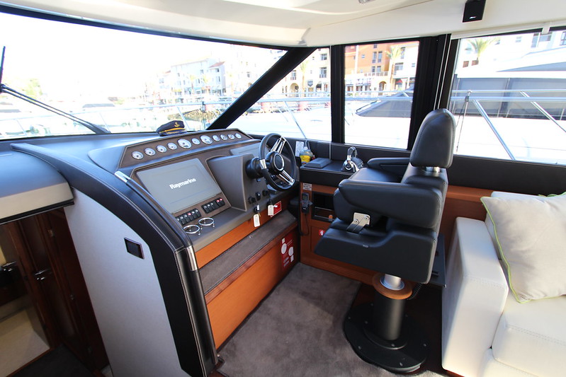 foto: 36 Prestige 620 S