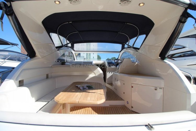 foto: 65 Fairline Targa 38