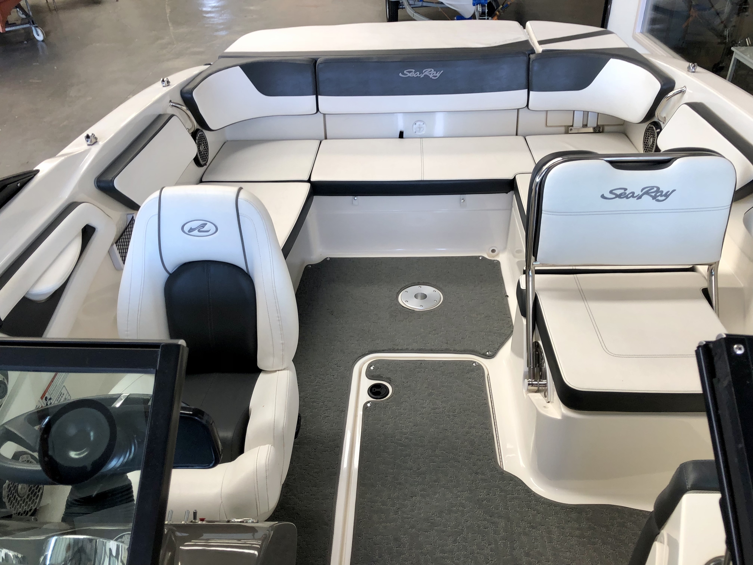 foto: 16 Sea Ray 21 SPX E