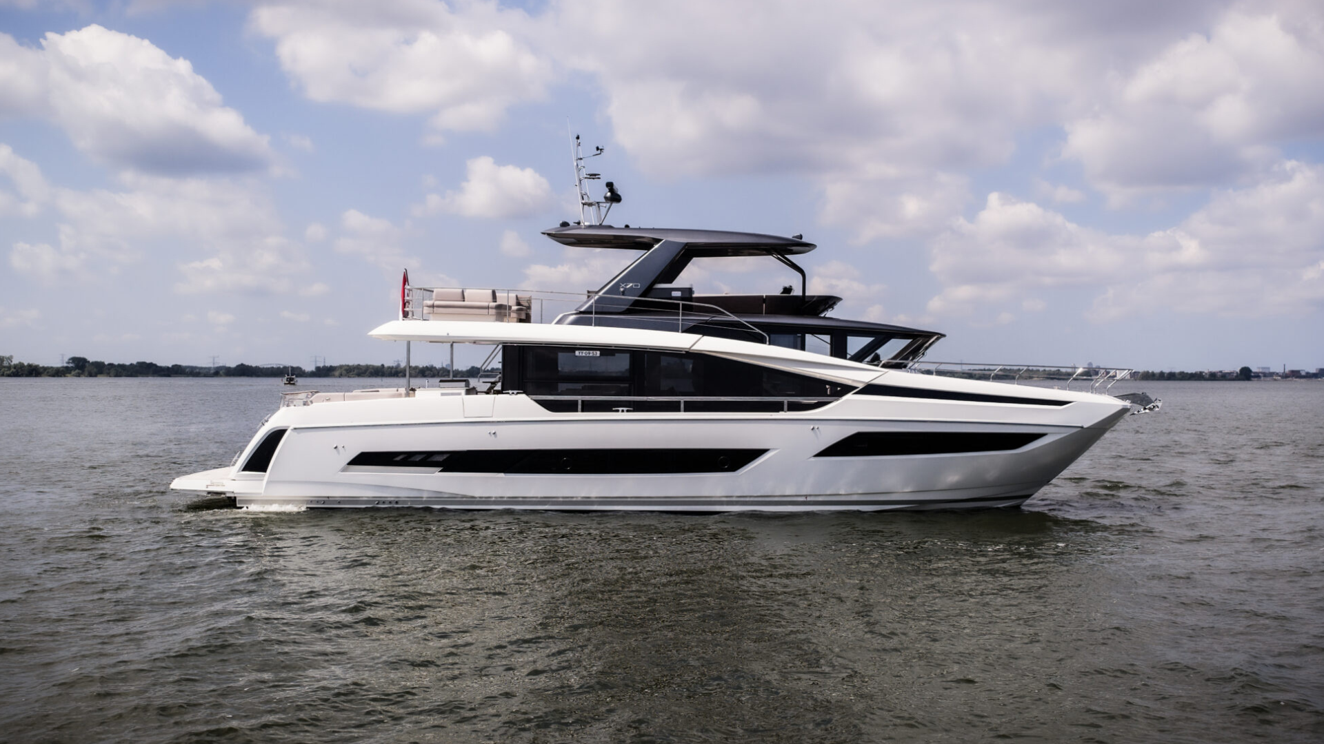 hoofdfoto: 1 Prestige X70