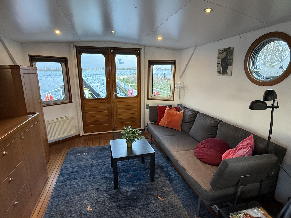 foto: 38 Ex-Patrouille Vaartuig Varend Woonschip