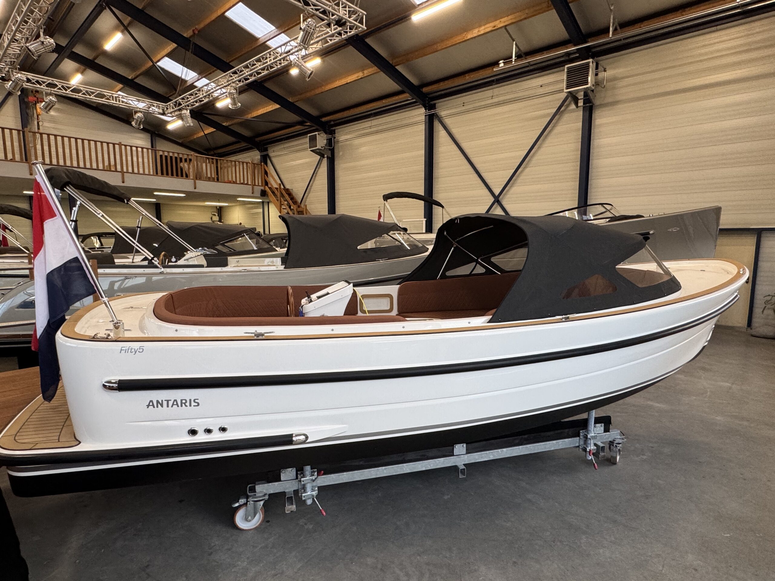 foto: 11 Antaris Fifty5 Elektro