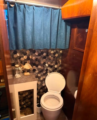 foto: 13 Meeuwkruiser  1100 DB AK GS