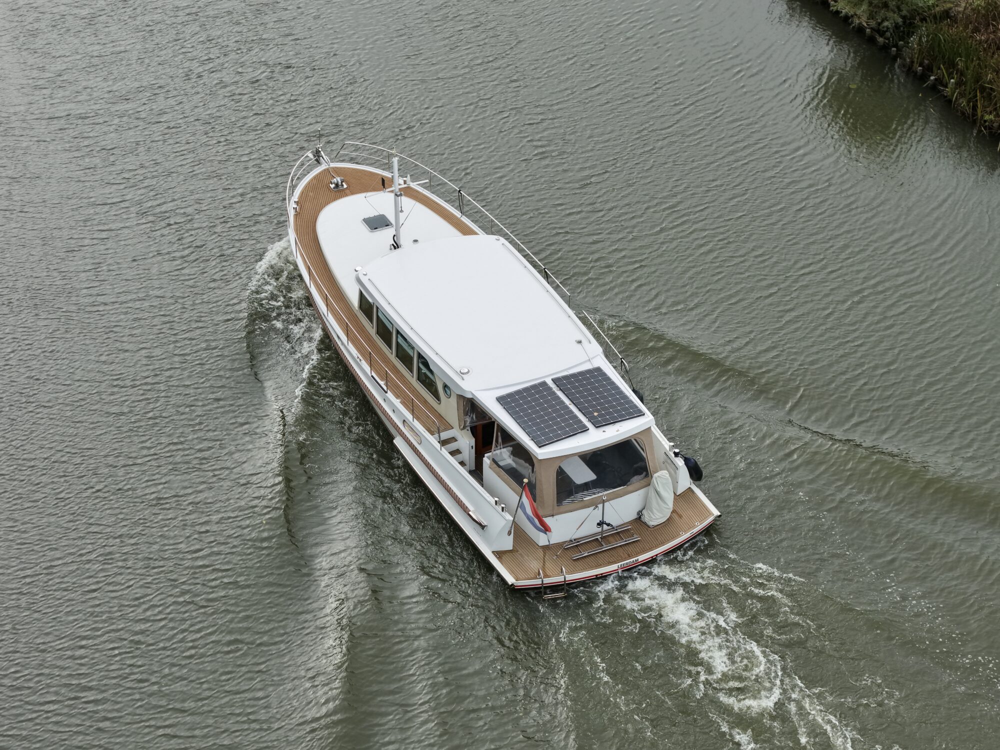 foto: 149 Serious Yachts Serious Yachts Gently Low Bridge 45 Sedan