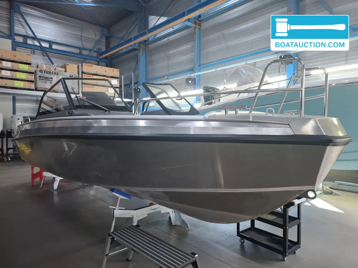 foto: 28 Buster Magnum