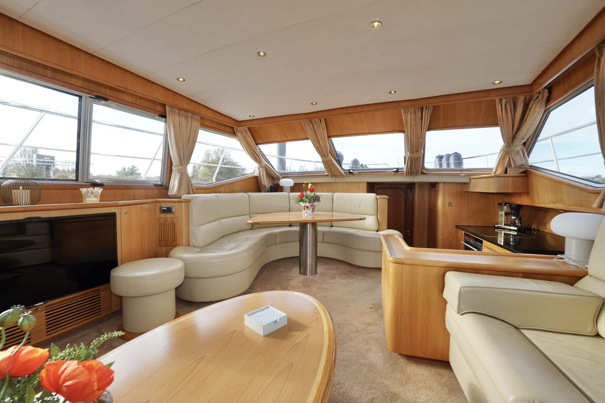 foto: 40 Van den Hoven Van den Hoven Exclusive 18.00 VS