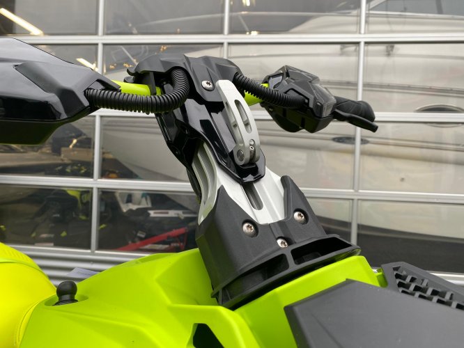 foto: 8 Sea-Doo Spark 2-up Trixx 2023 MANTA GREEN