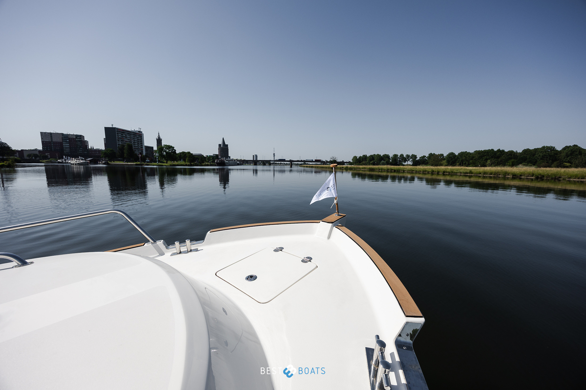 foto: 30 Interboat Intercruiser 27 Cabin