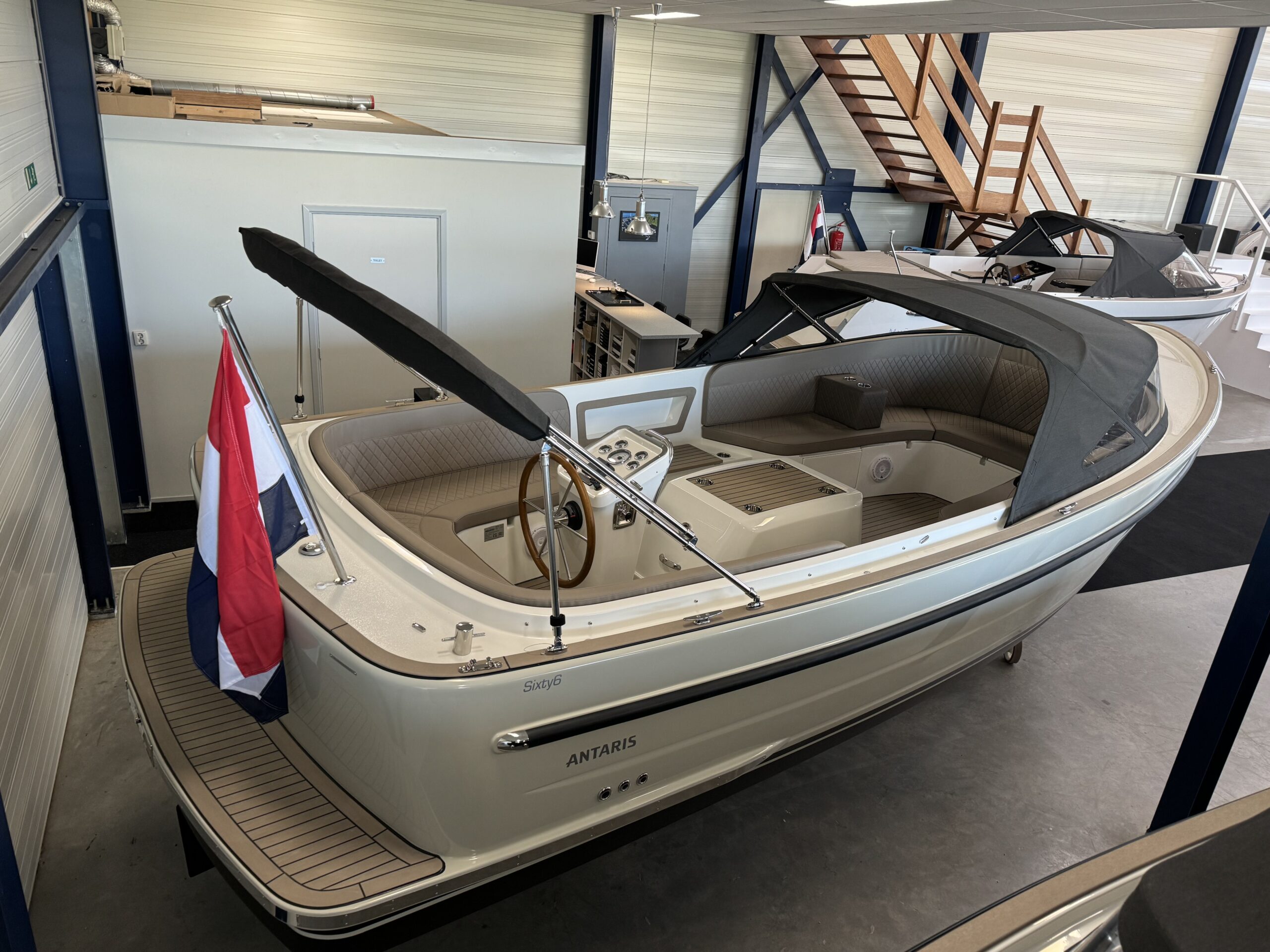 foto: 43 Antaris Antaris Sixty6 (op voorraad)