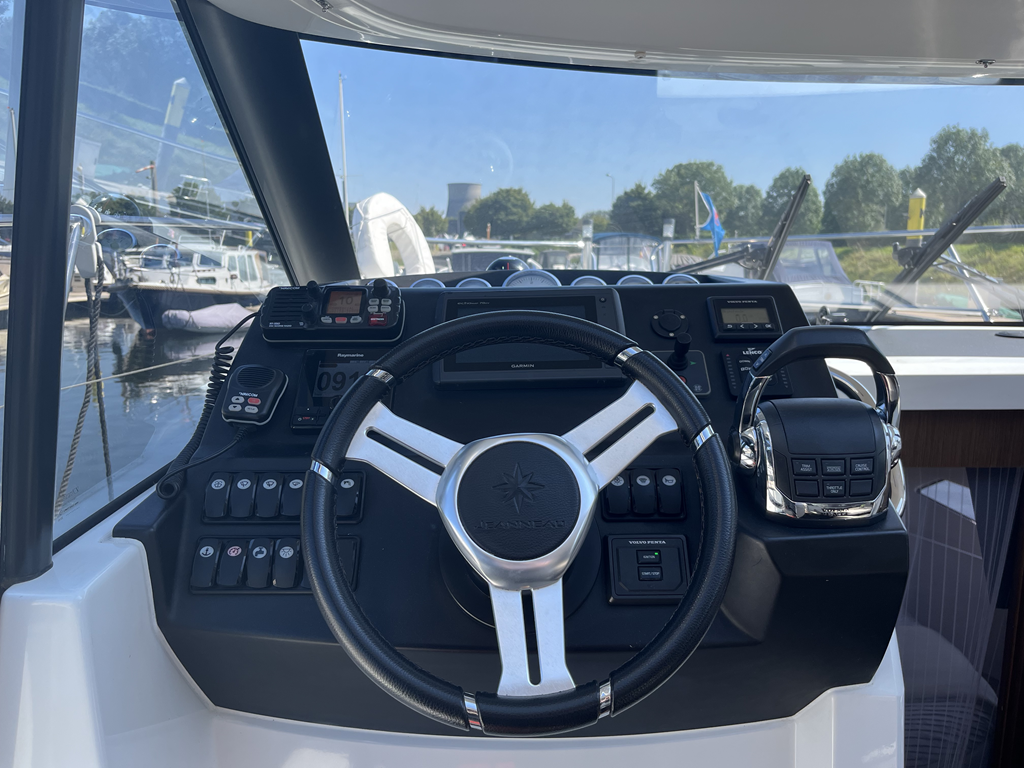 foto: 42 Jeanneau NC 9