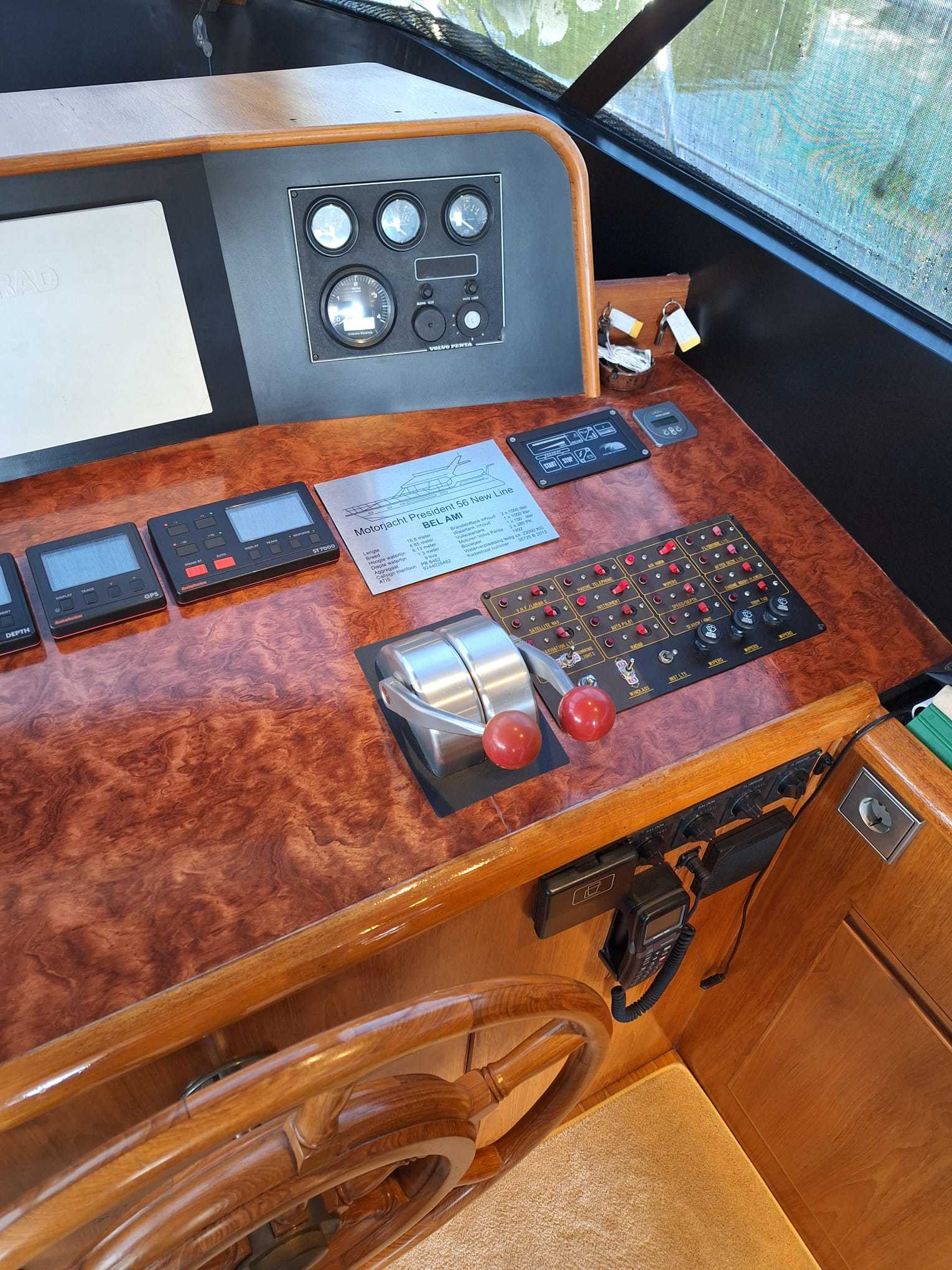 foto: 33 President 56 New Line