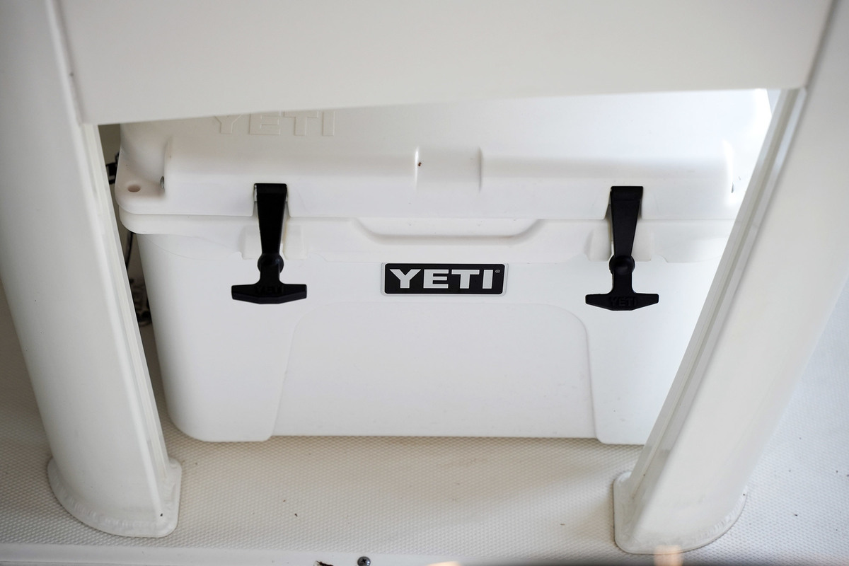 foto: 64 Boston Whaler 270 Dauntless