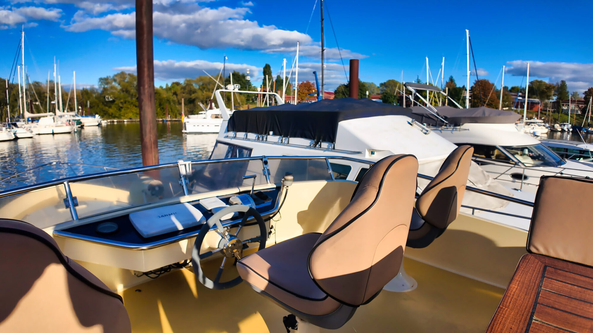 foto: 36 Bruce Roberts Bruce Roberts Euro 12.00 Flybridge