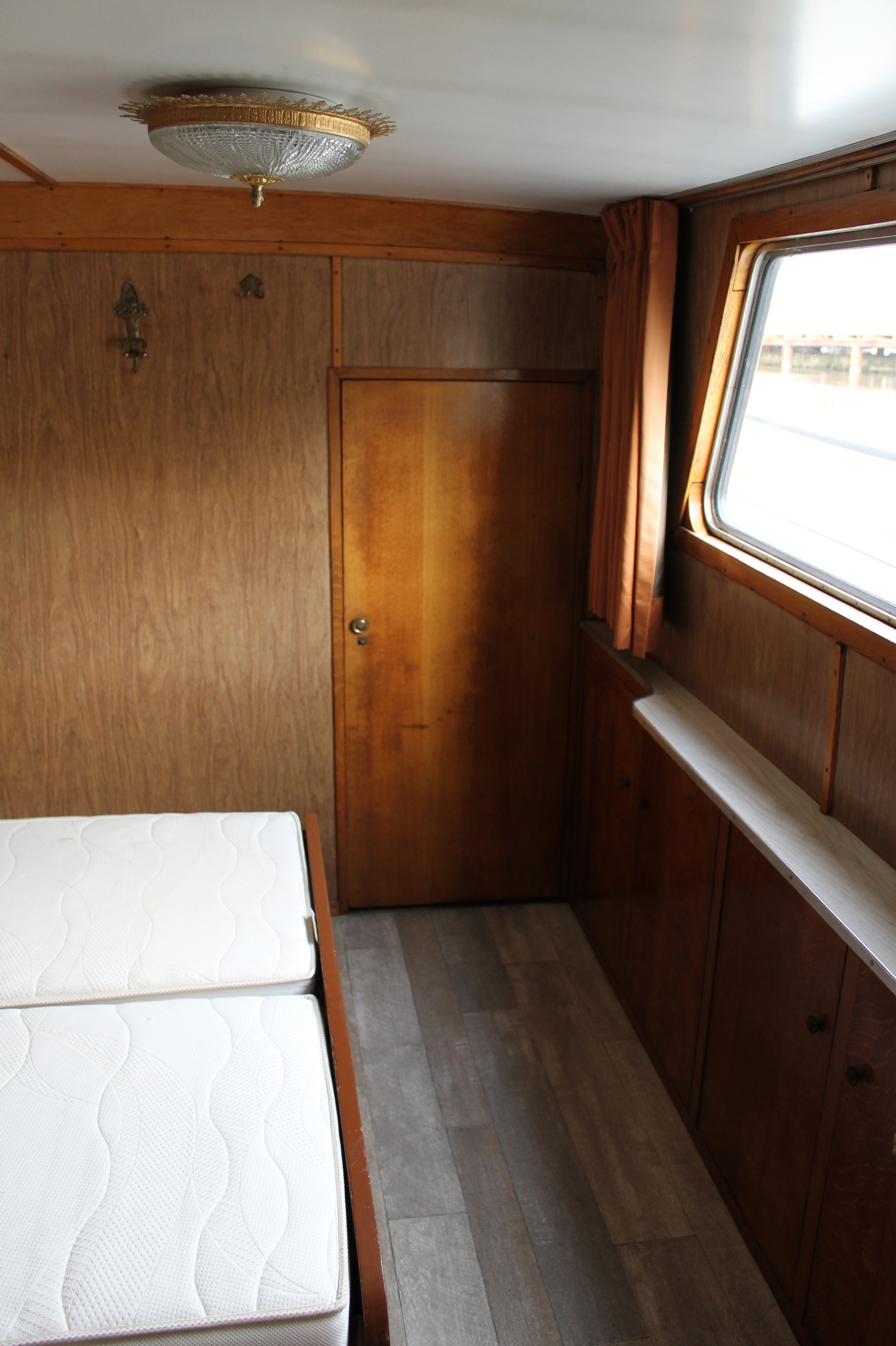 foto: 84 Tjalk Varend Woonschip 19.99