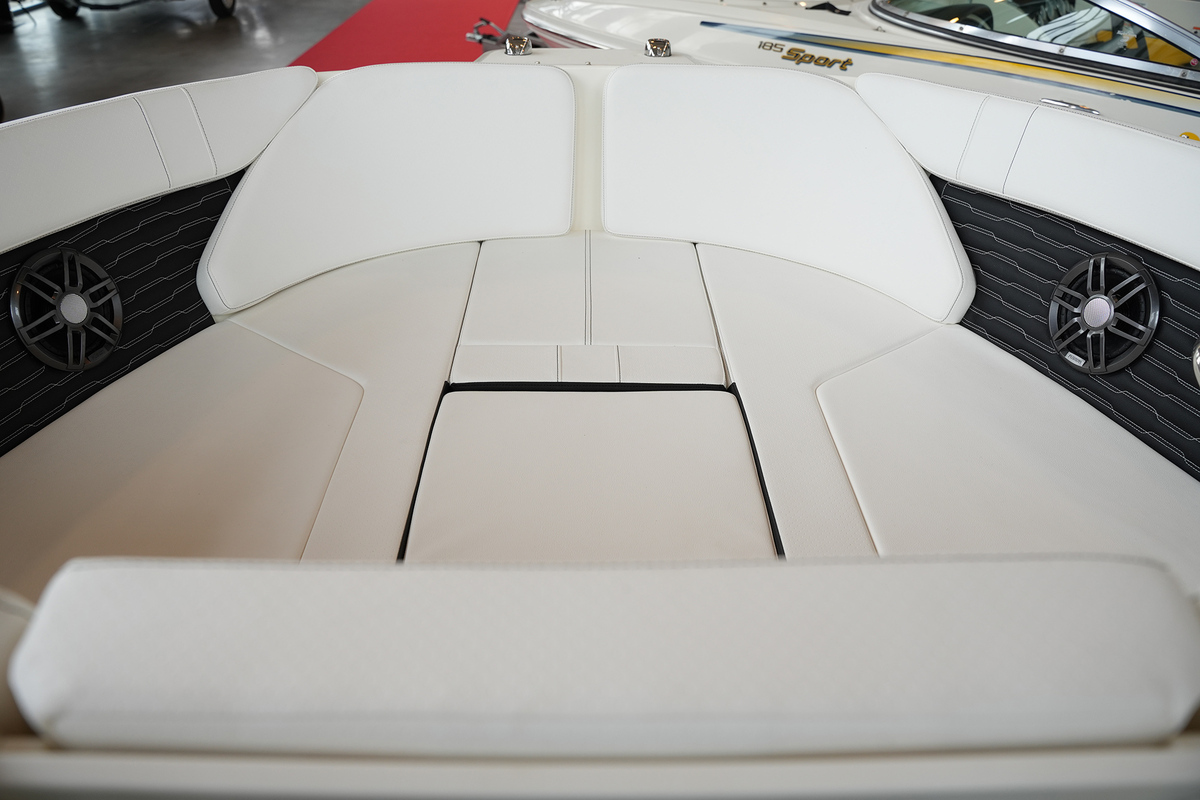 foto: 90 Sea Ray SPX 230 Outboard