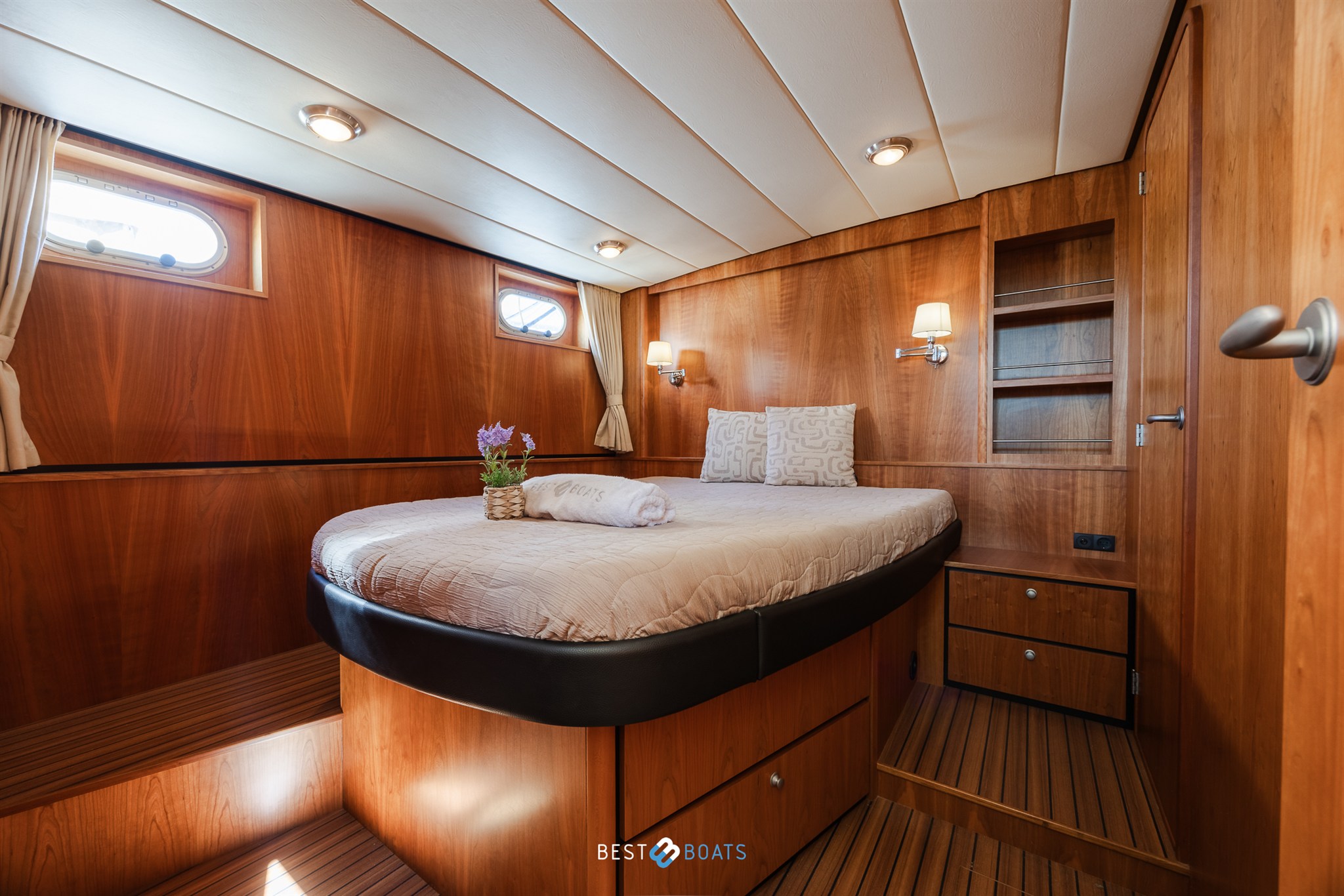 foto: 37 Linssen Grand Sturdy 45.9 AC