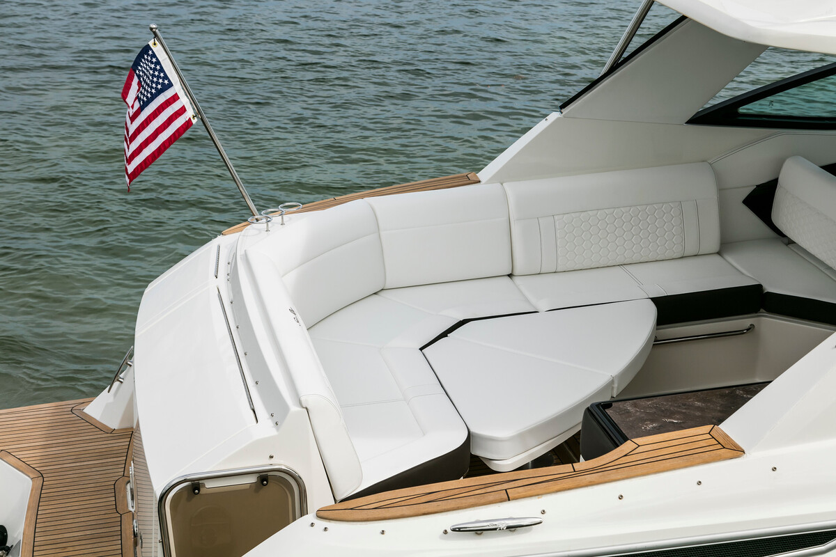 foto: 22 Sea Ray Sundancer 320 OB