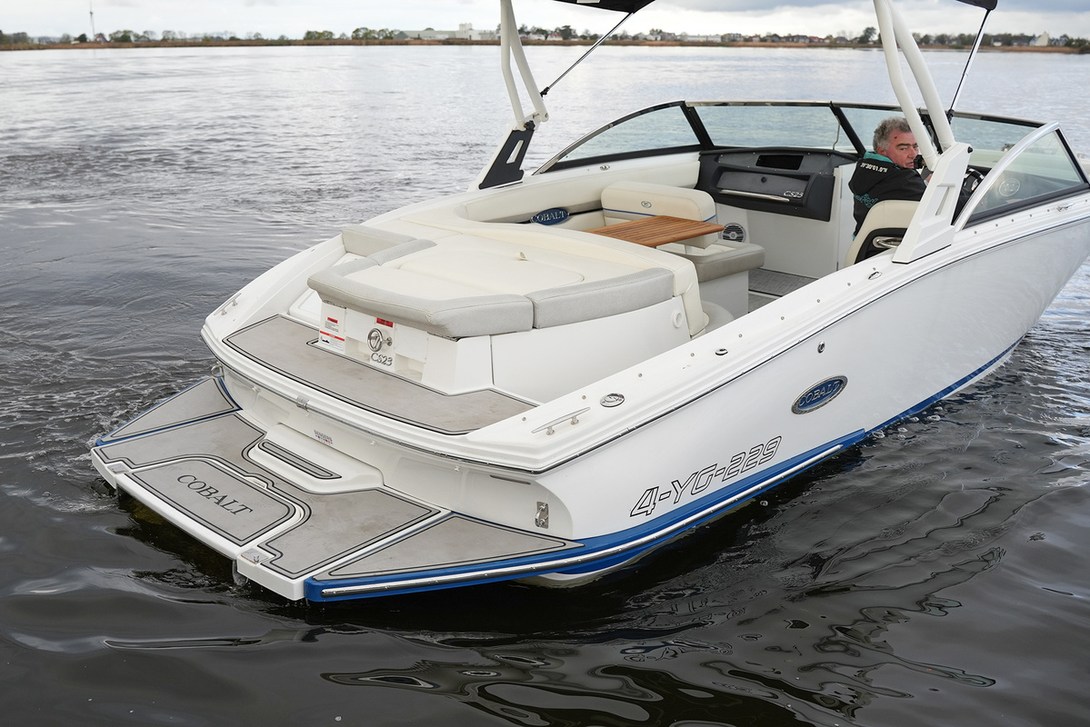 foto: 45 Cobalt CS23