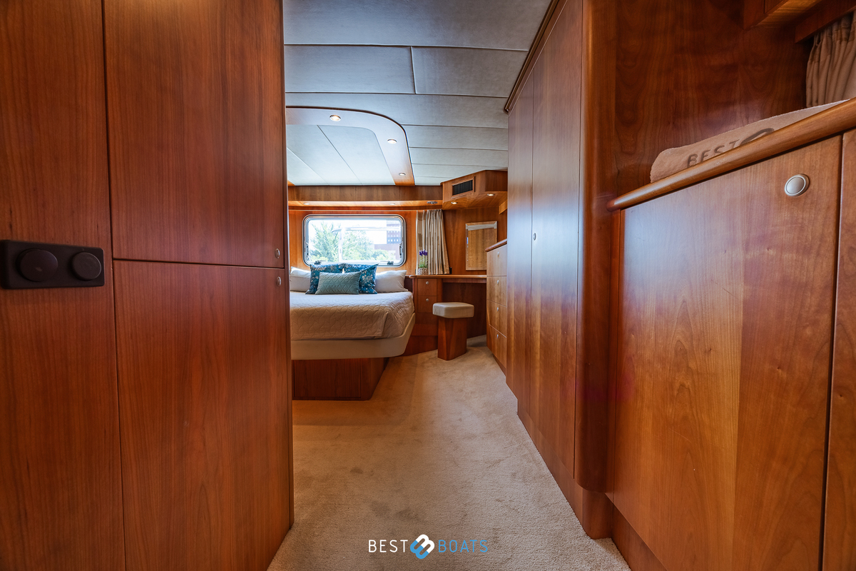 foto: 56 Van den Hoven Exclusive 1600