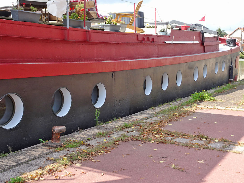 foto: 69 Spits Varend Woonschip 30.53 met UBC