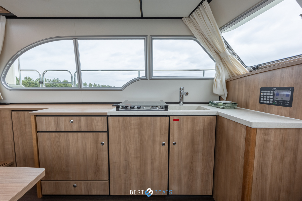 foto: 44 Linssen Grand Sturdy 35.0 AC INTERO