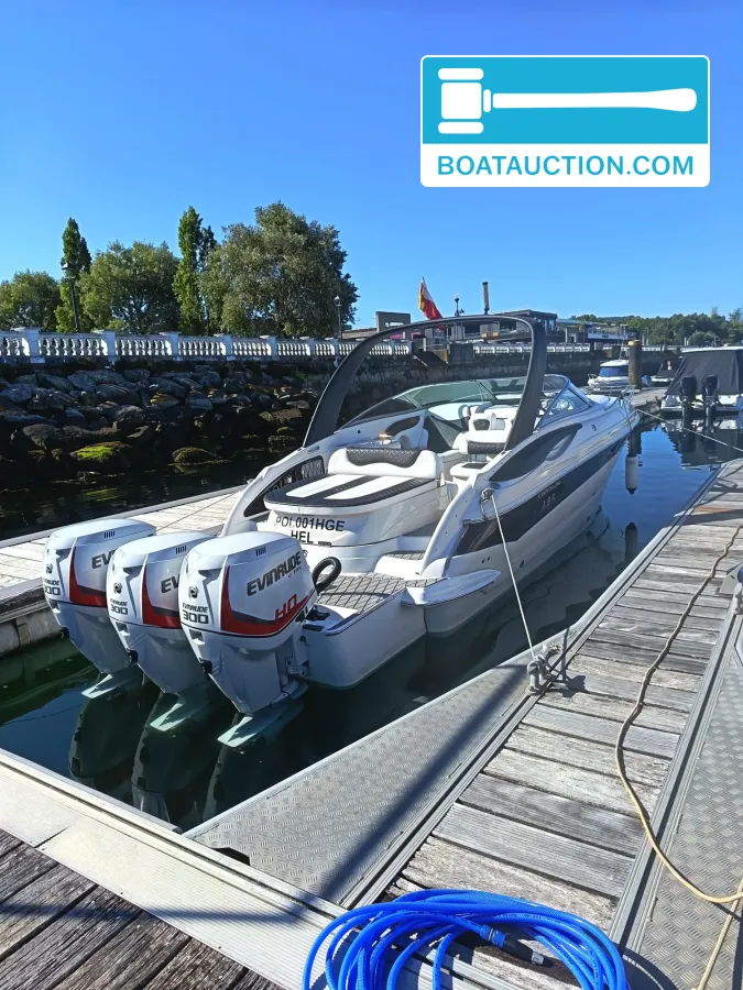 foto: 15 Crownline 315 SCR